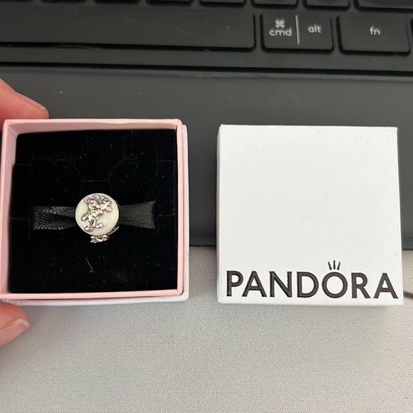 Pandora Minnie and mouse charm - Picture 5 of 6